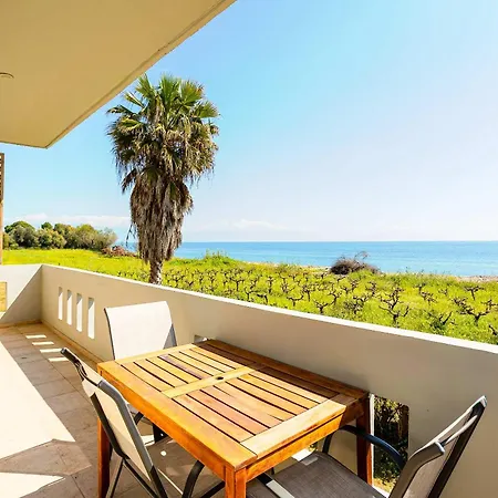 Beachfront Nest Memi Koroni-seaheaven House A1 شقة *